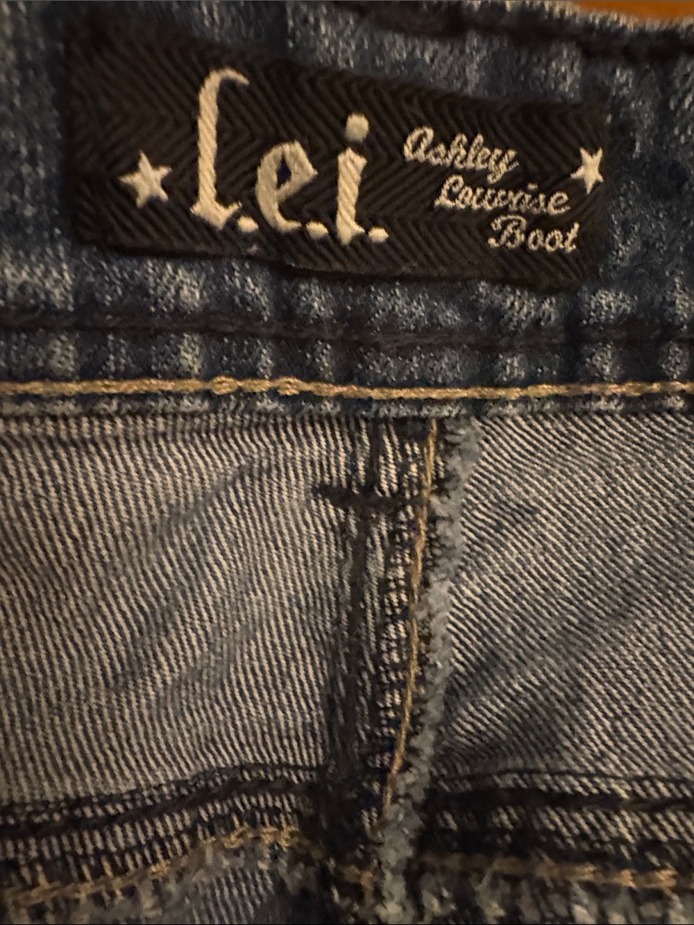 lei Women's Medium Blue Bootcut Jeans with Contrast Stitching